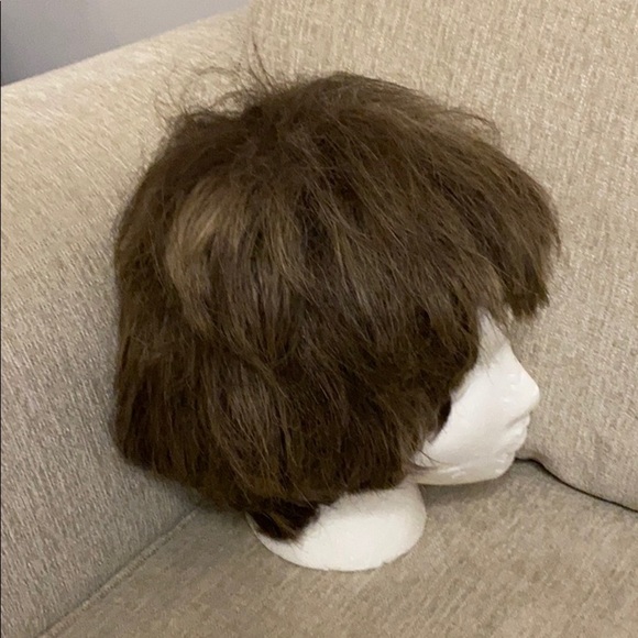 Wig - Picture 3 of 8